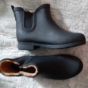 NWOT Chooka Deridge Chelsea Rain Boots